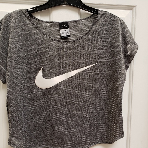 Nike Tops - NIKE crop top